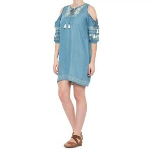 Paparazzi Embroidered Chambray Dress Size Medium Cold Shoulder Shift Boho NEW